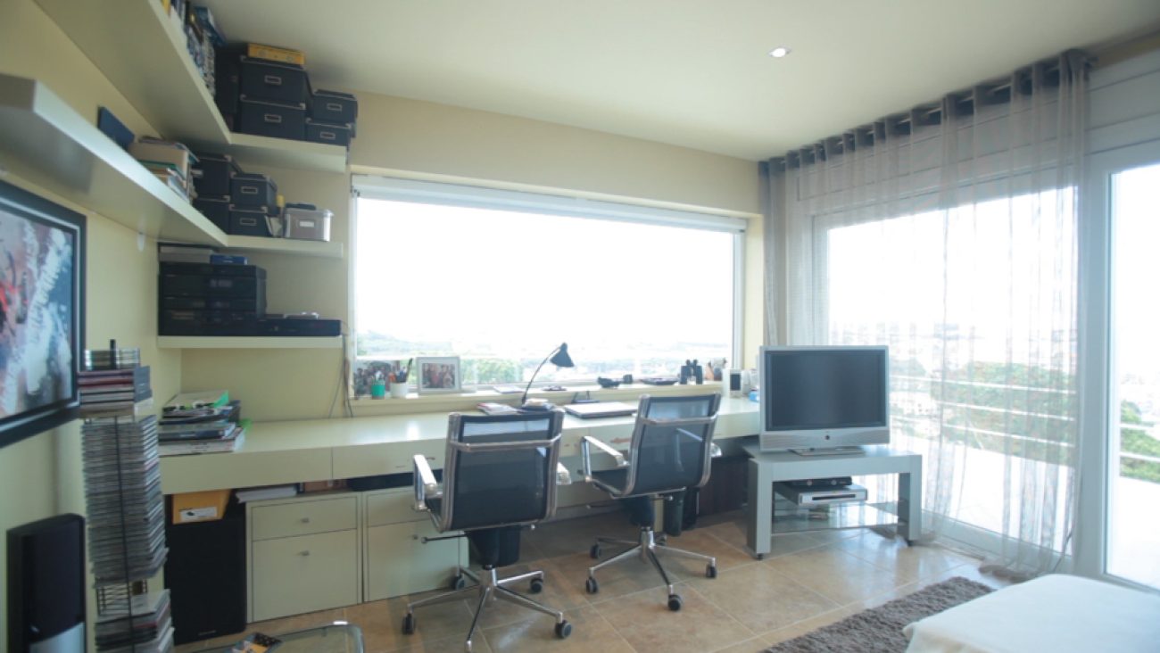 Villa with panoramic views of the sea and the city