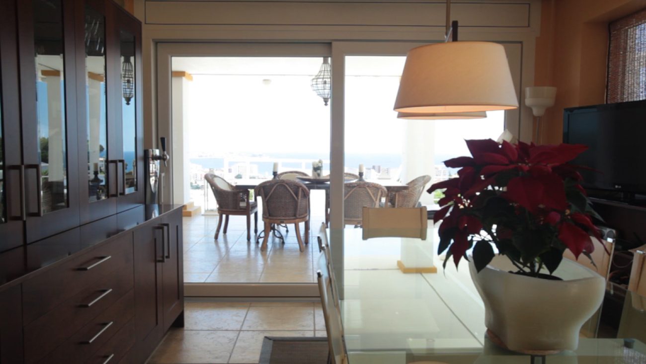 Villa with panoramic views of the sea and the city