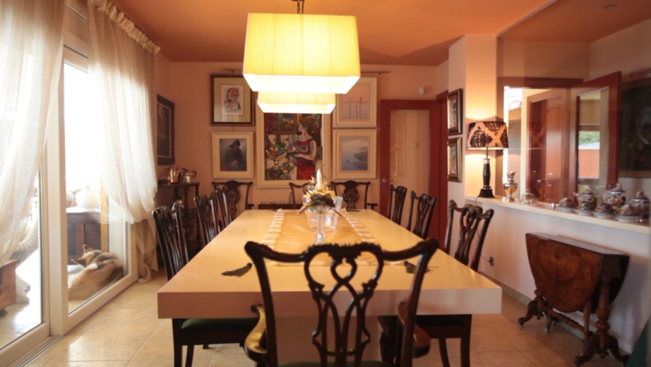 Villa with panoramic views of the sea and the city