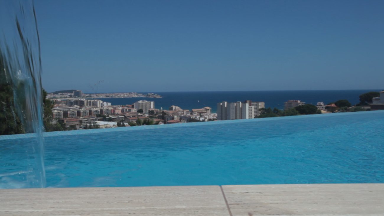 Villa with panoramic views of the sea and the city