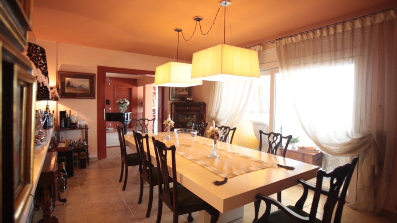 Villa with panoramic views of the sea and the city