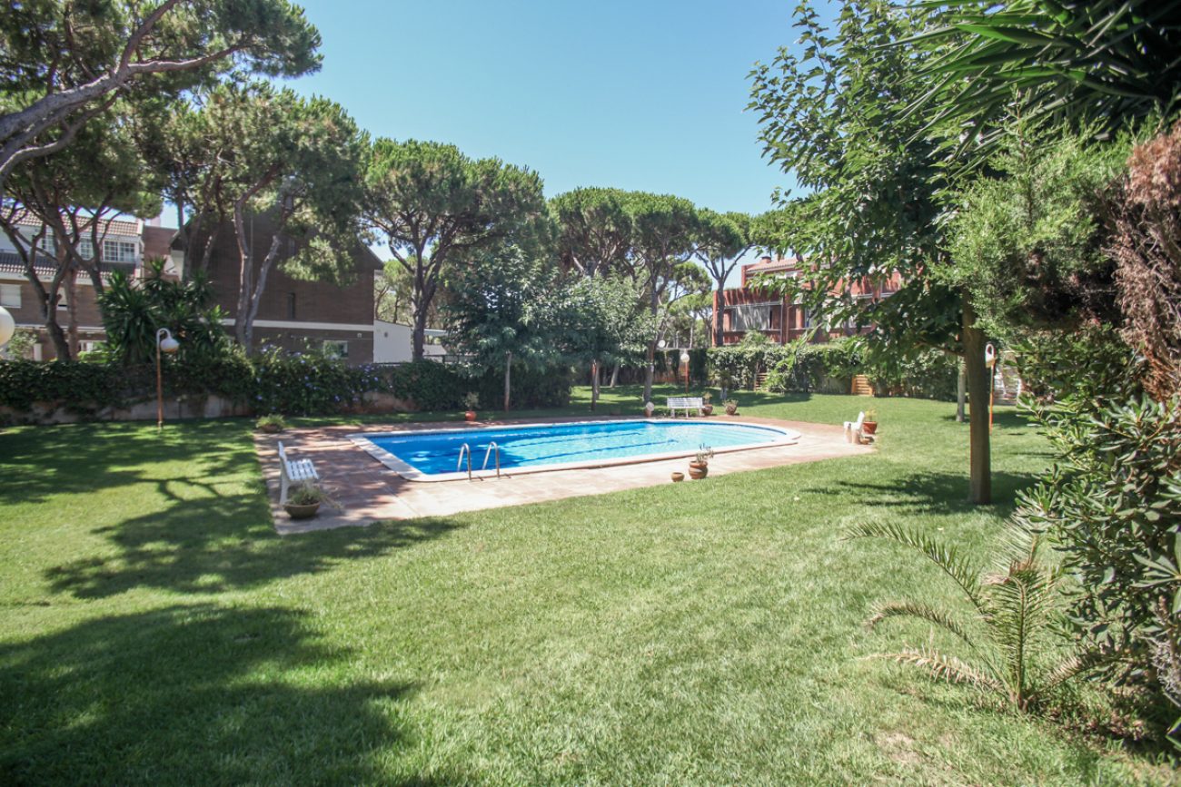 Exclusive townhouse in Gava Mar for rent