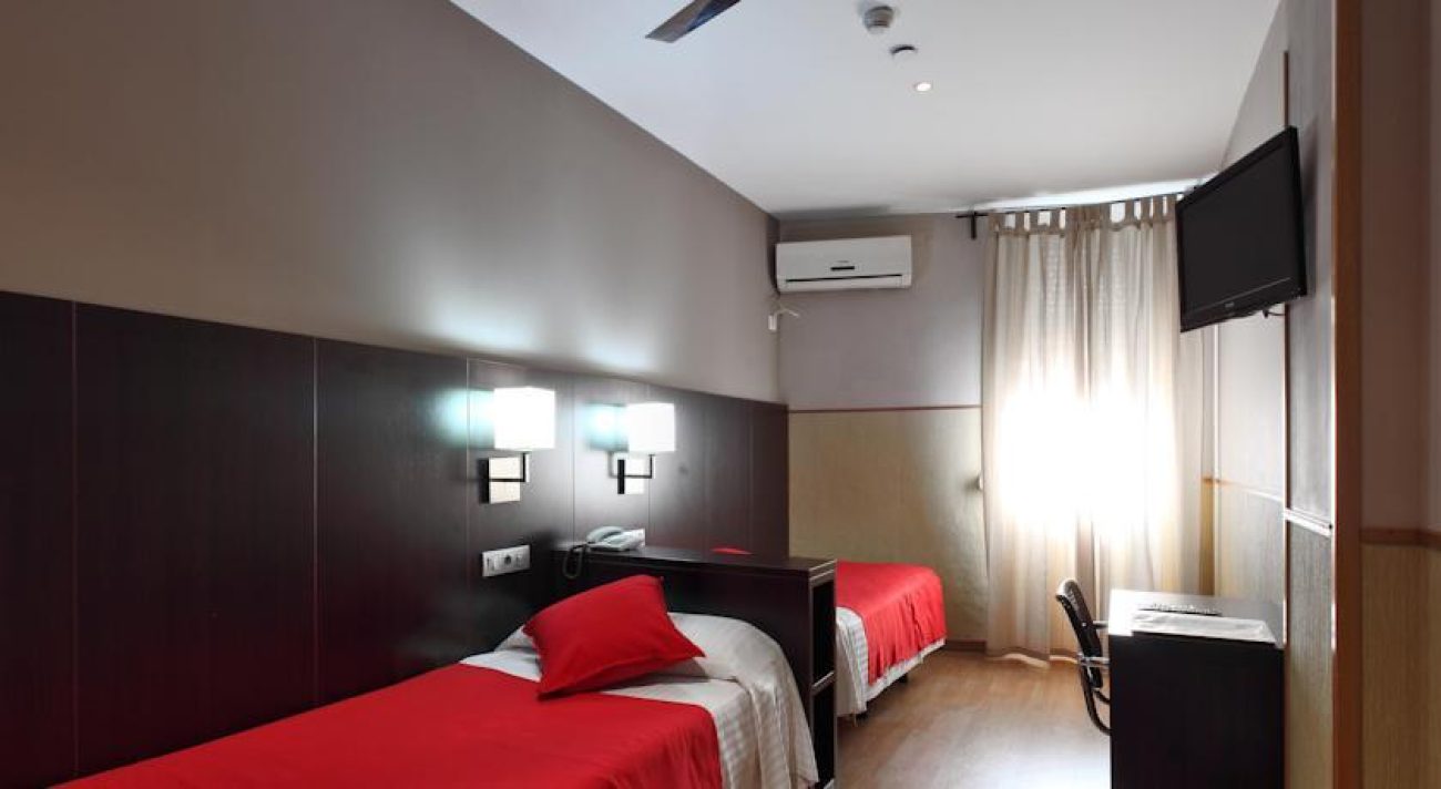2 star hostel for sale in Poble Sec, Barcelona