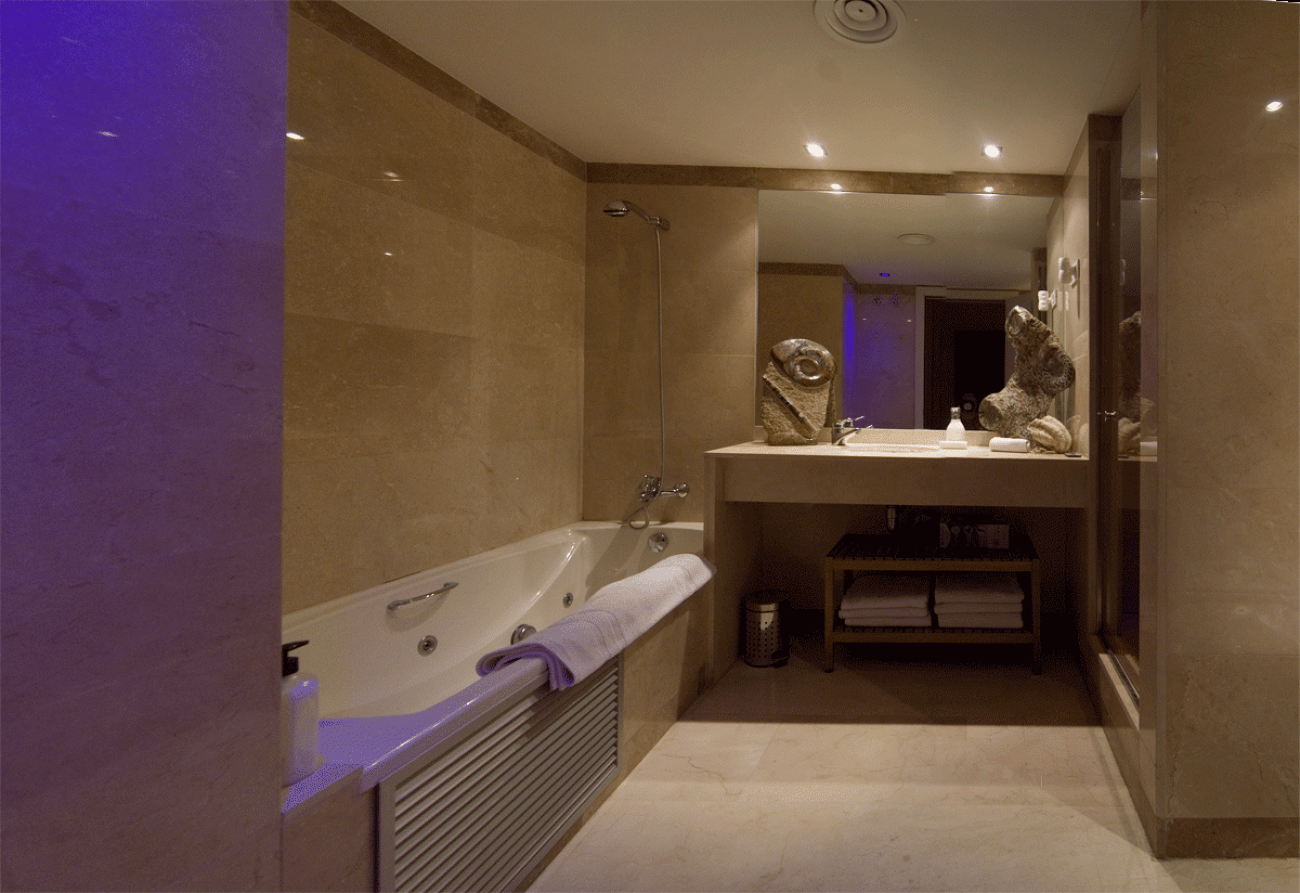 Luxury penthouse close to the sea in Barcelona
