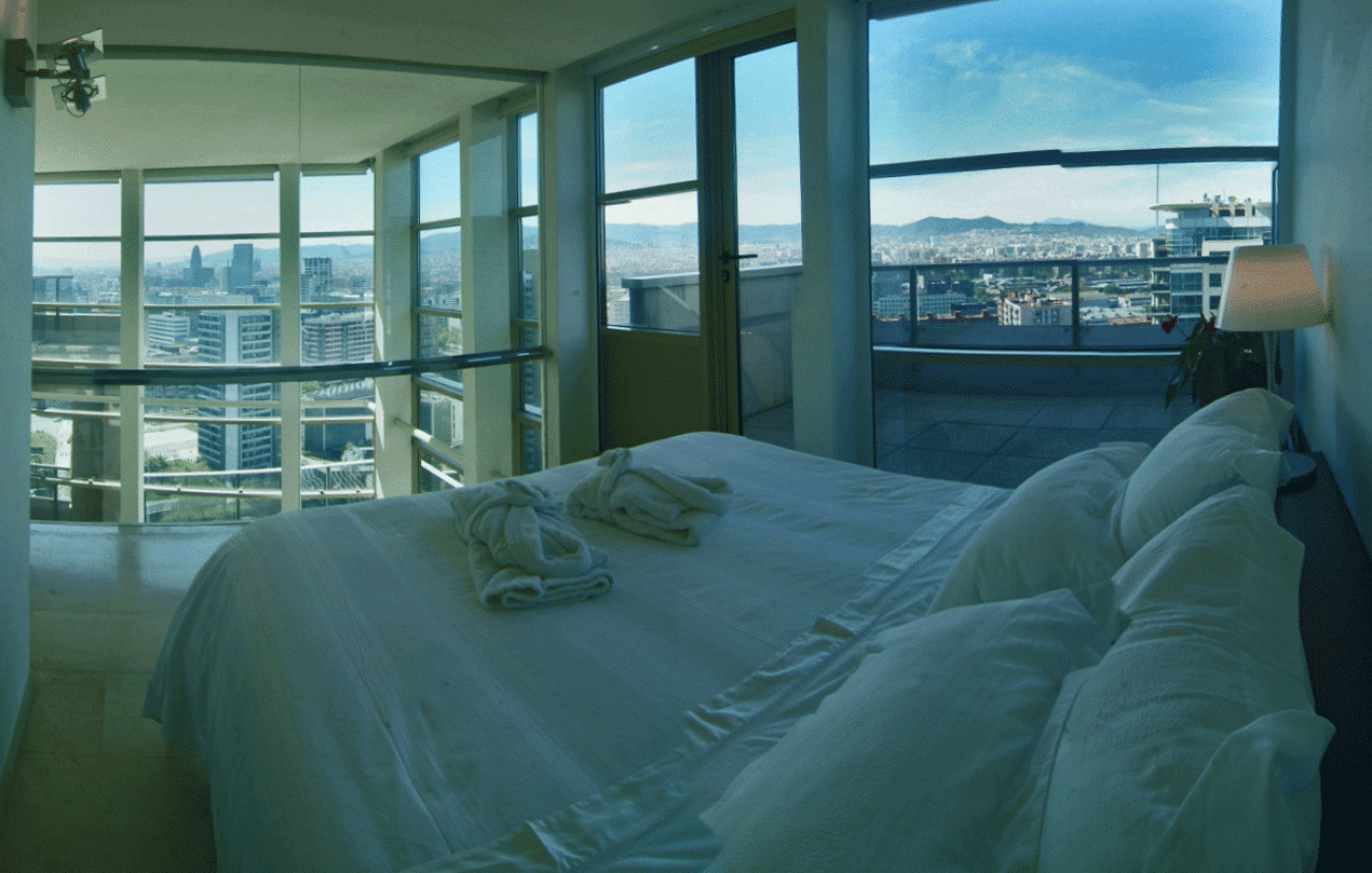 Luxury penthouse close to the sea in Barcelona