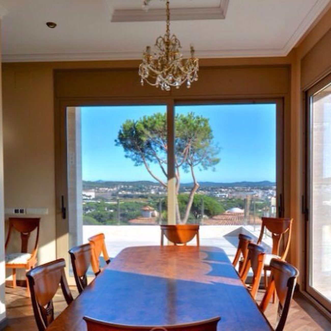 Stunning new home with views in Calonge