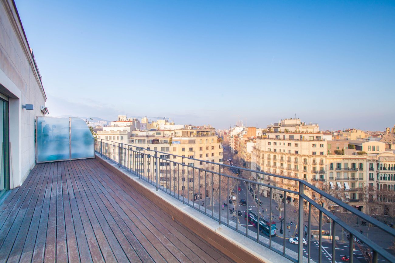 Penthouse with terrace and  impressive city views