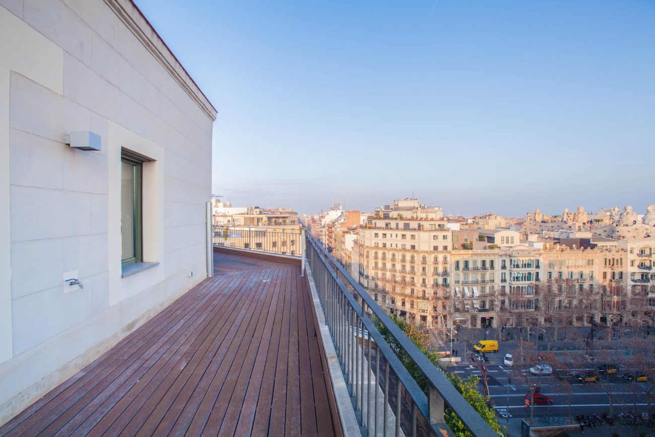 Penthouse with terrace and  impressive city views