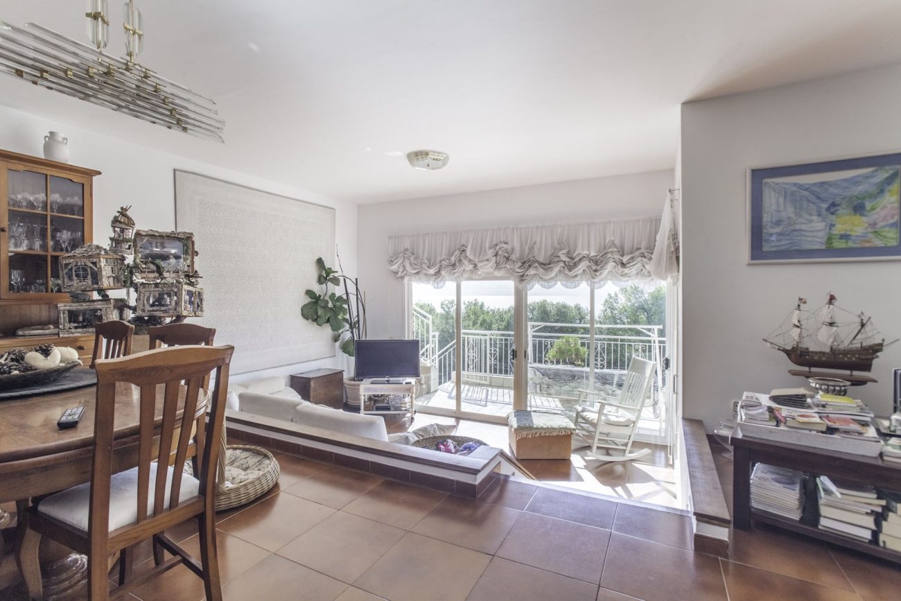 House in the best mountain area of Castelldefels