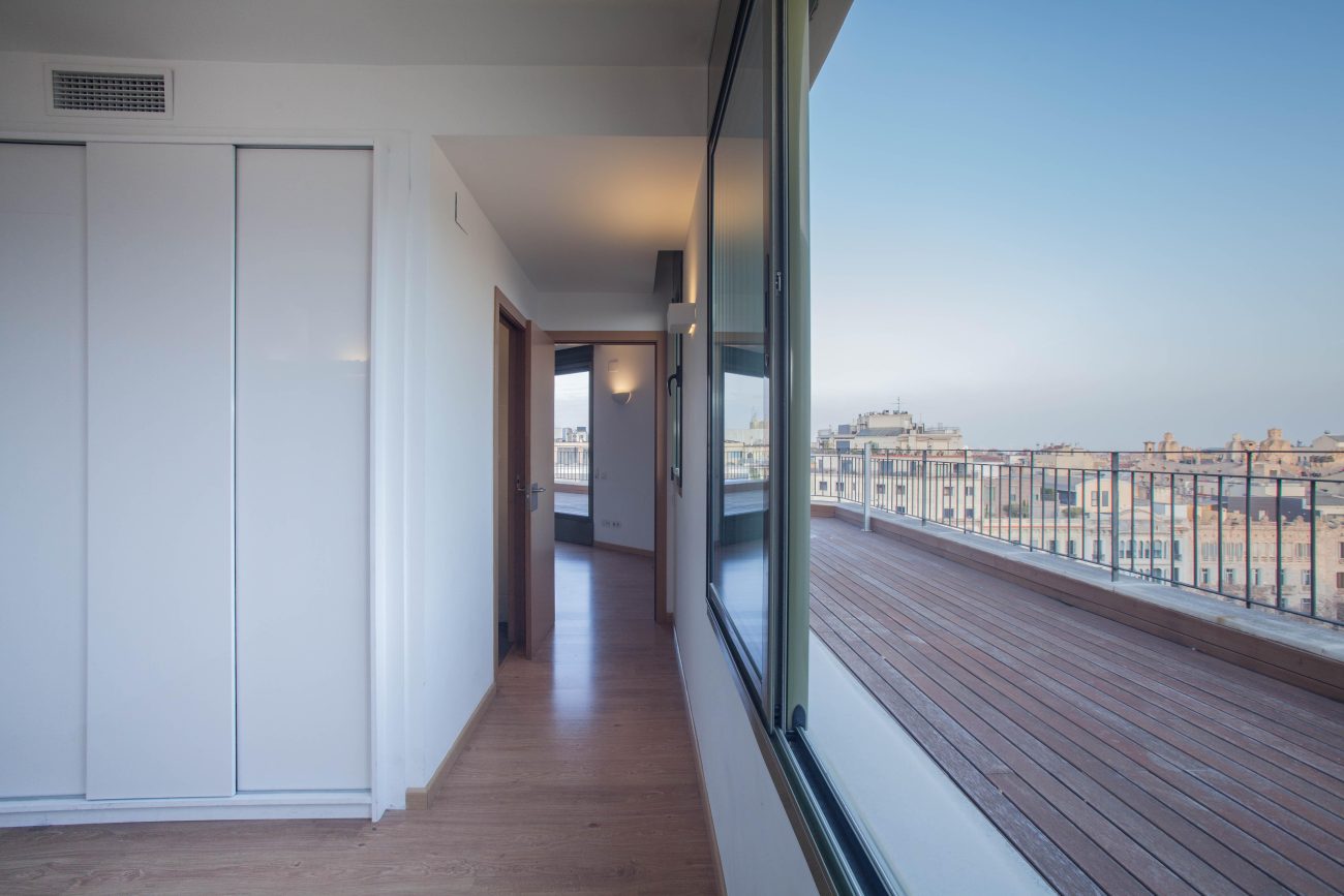Penthouse with terrace and  impressive city views