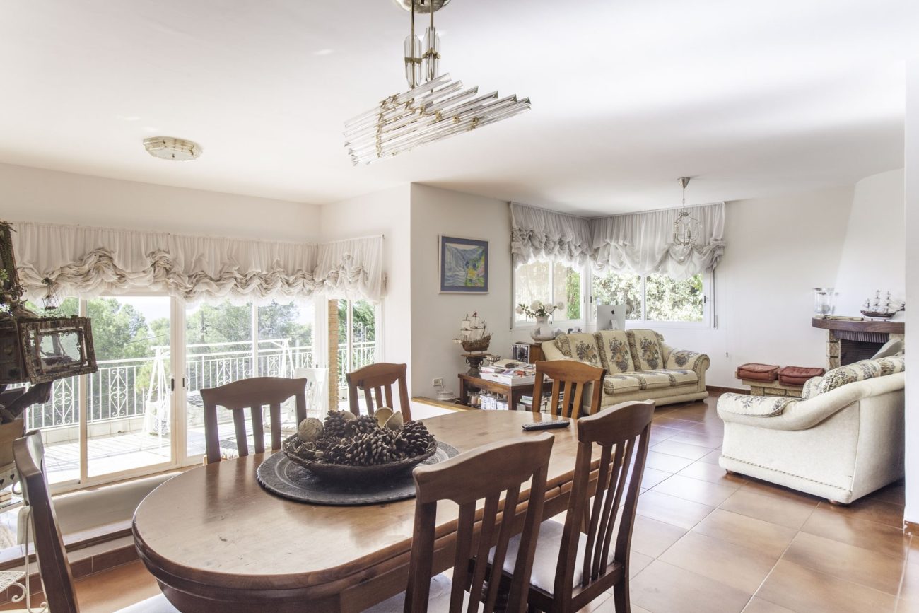 House in the best mountain area of Castelldefels
