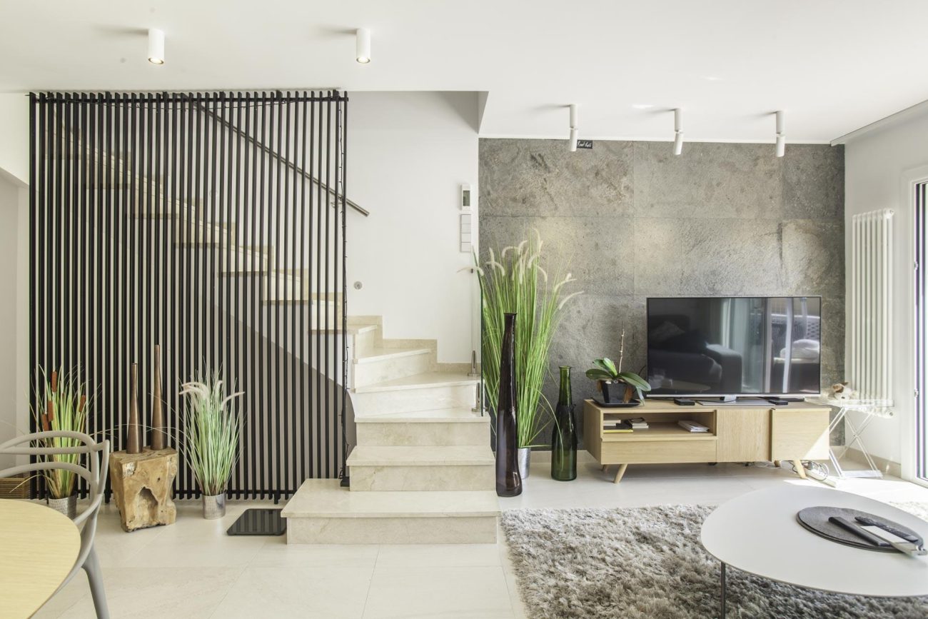 Newly refurbished townhouse at the first sea line