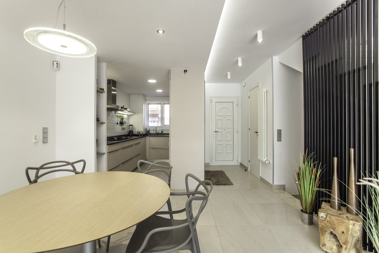 Newly refurbished townhouse at the first sea line