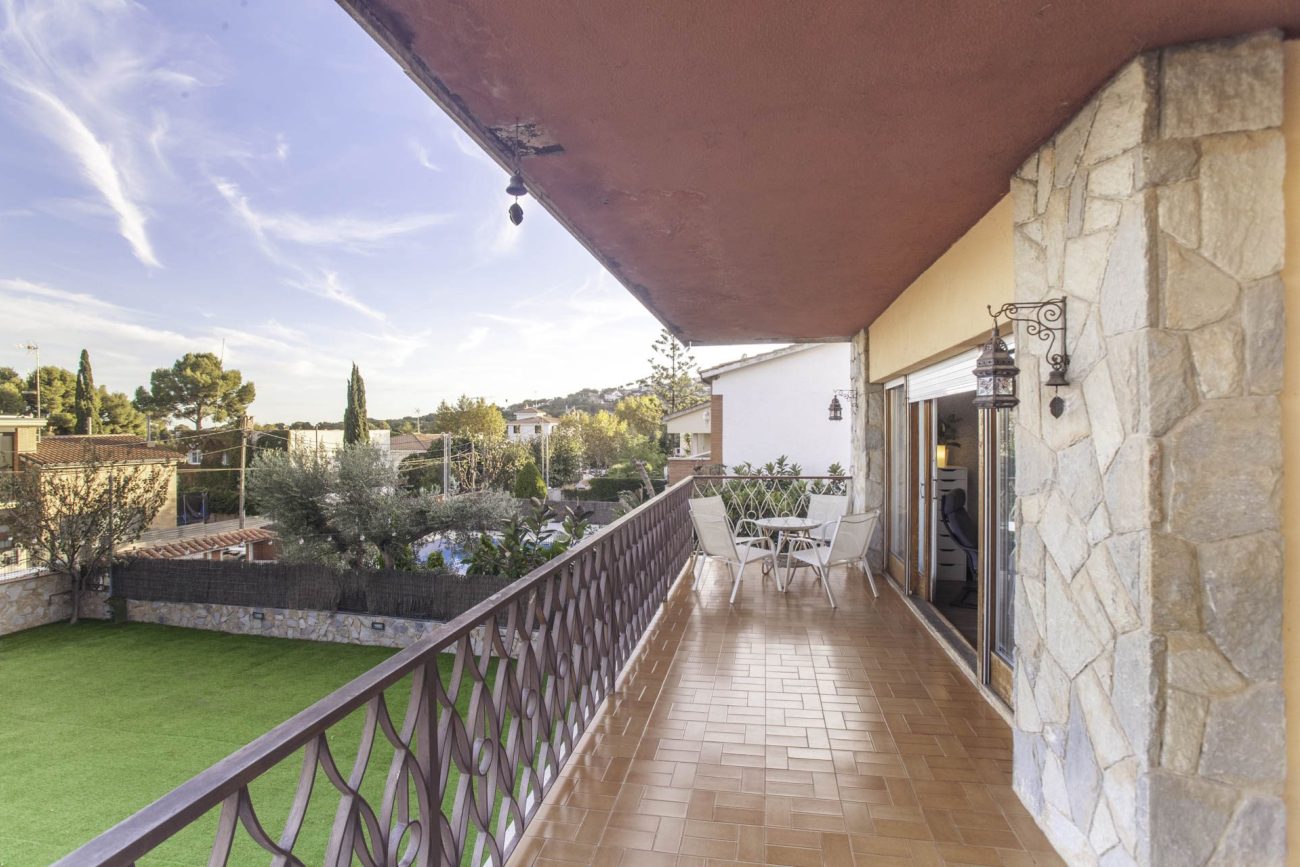 House with views in Castelldefels