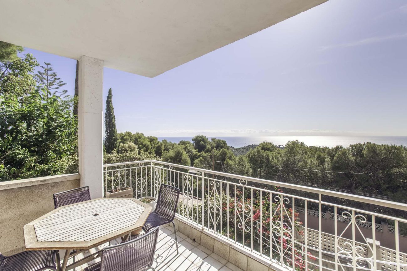 House in the best mountain area of Castelldefels