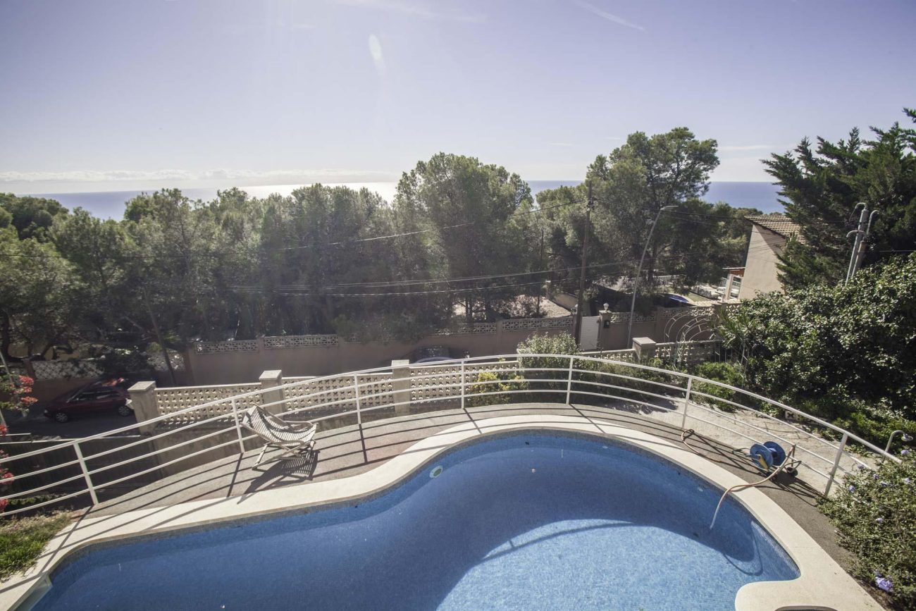 House in the best mountain area of Castelldefels