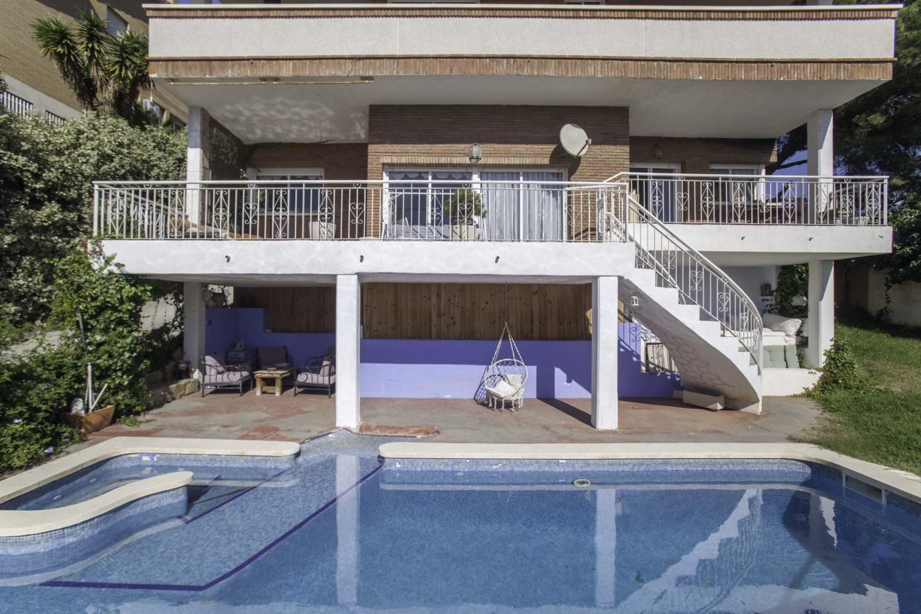 House in the best mountain area of Castelldefels