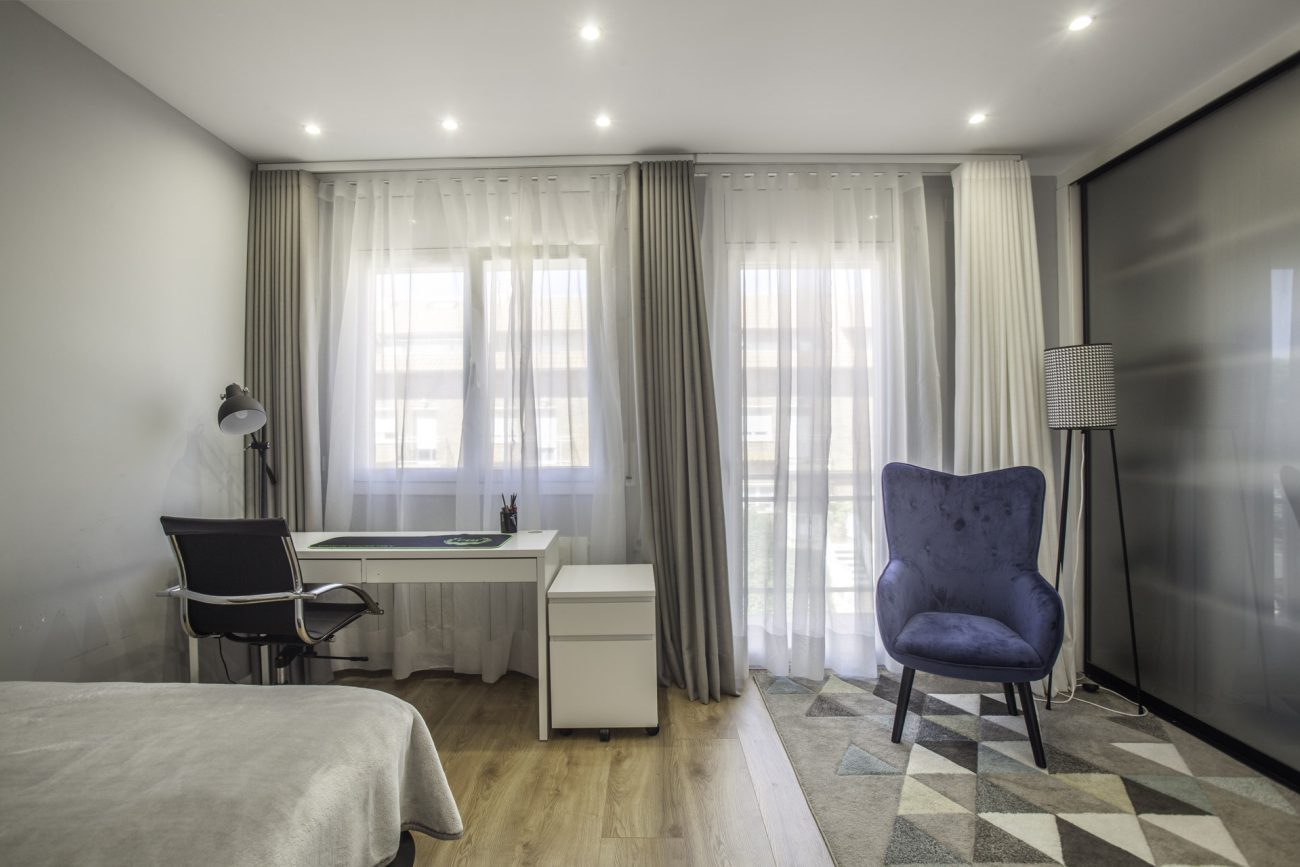 Newly refurbished townhouse at the first sea line