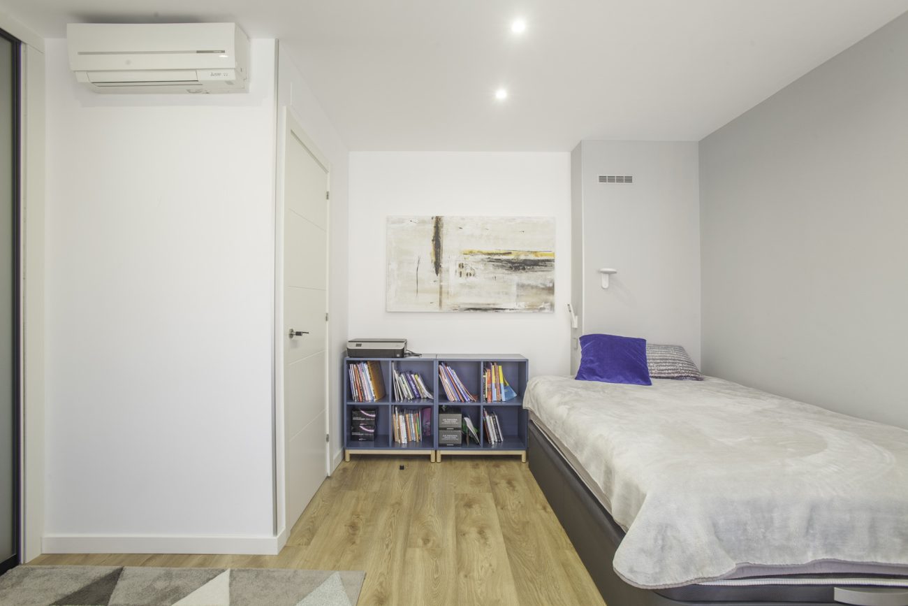 Newly refurbished townhouse at the first sea line