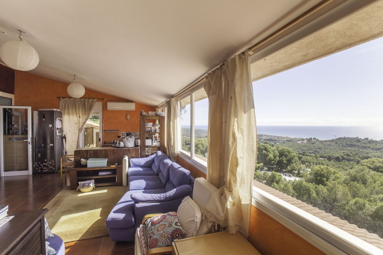 House in the best mountain area of Castelldefels