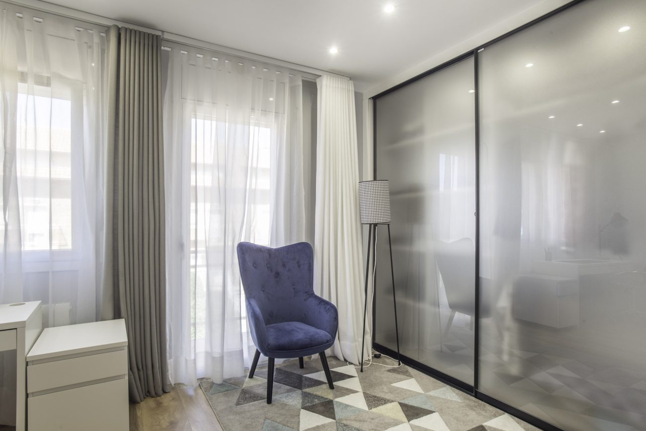 Newly refurbished townhouse at the first sea line