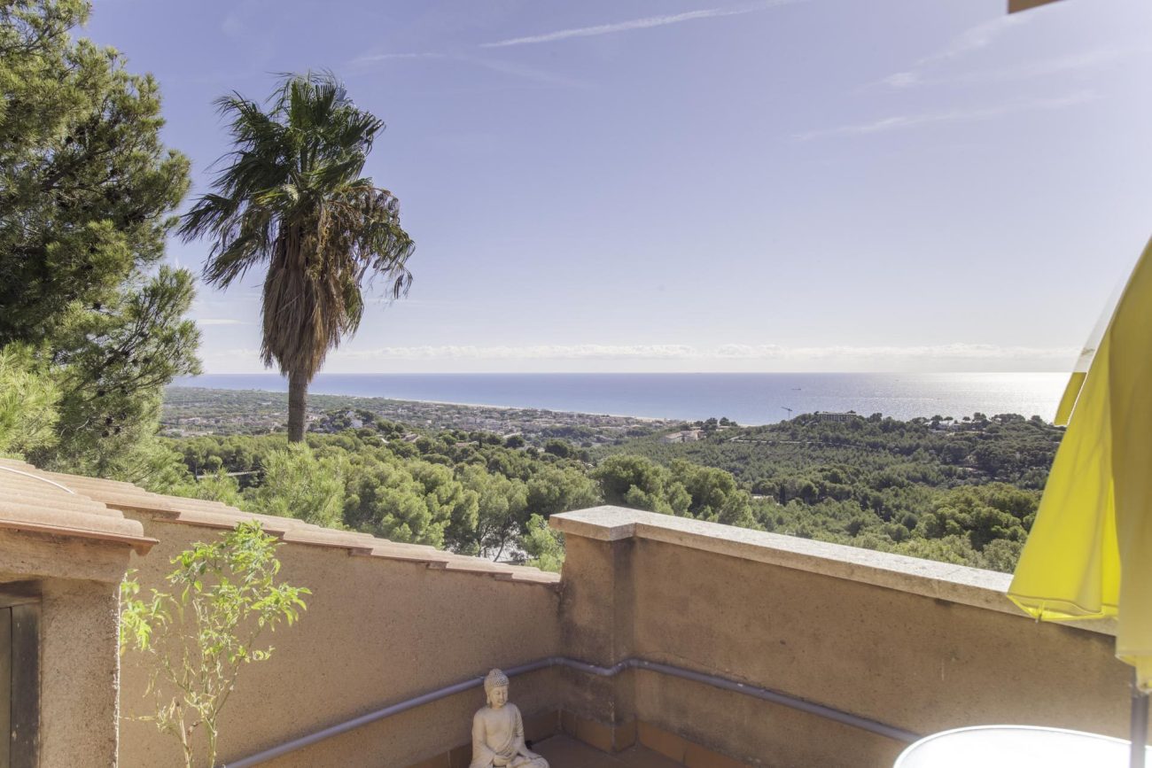 House in the best mountain area of Castelldefels