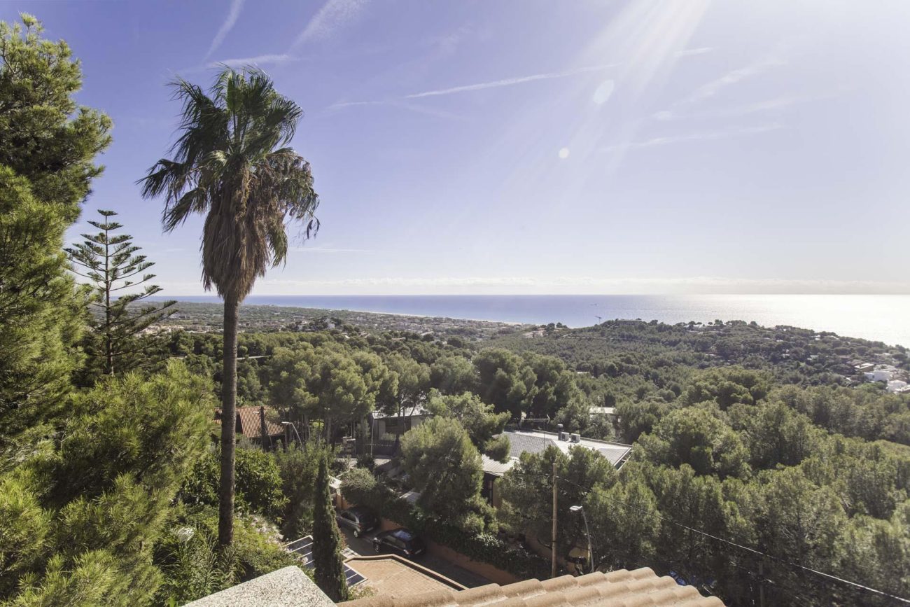 House in the best mountain area of Castelldefels
