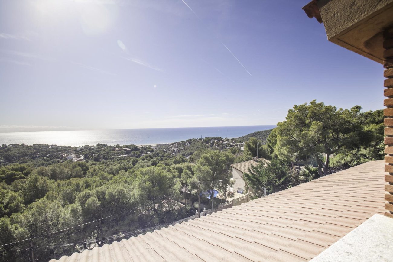 House in the best mountain area of Castelldefels