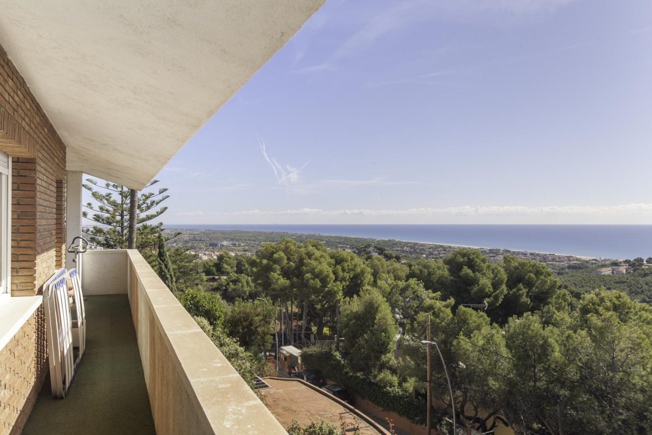 House in the best mountain area of Castelldefels
