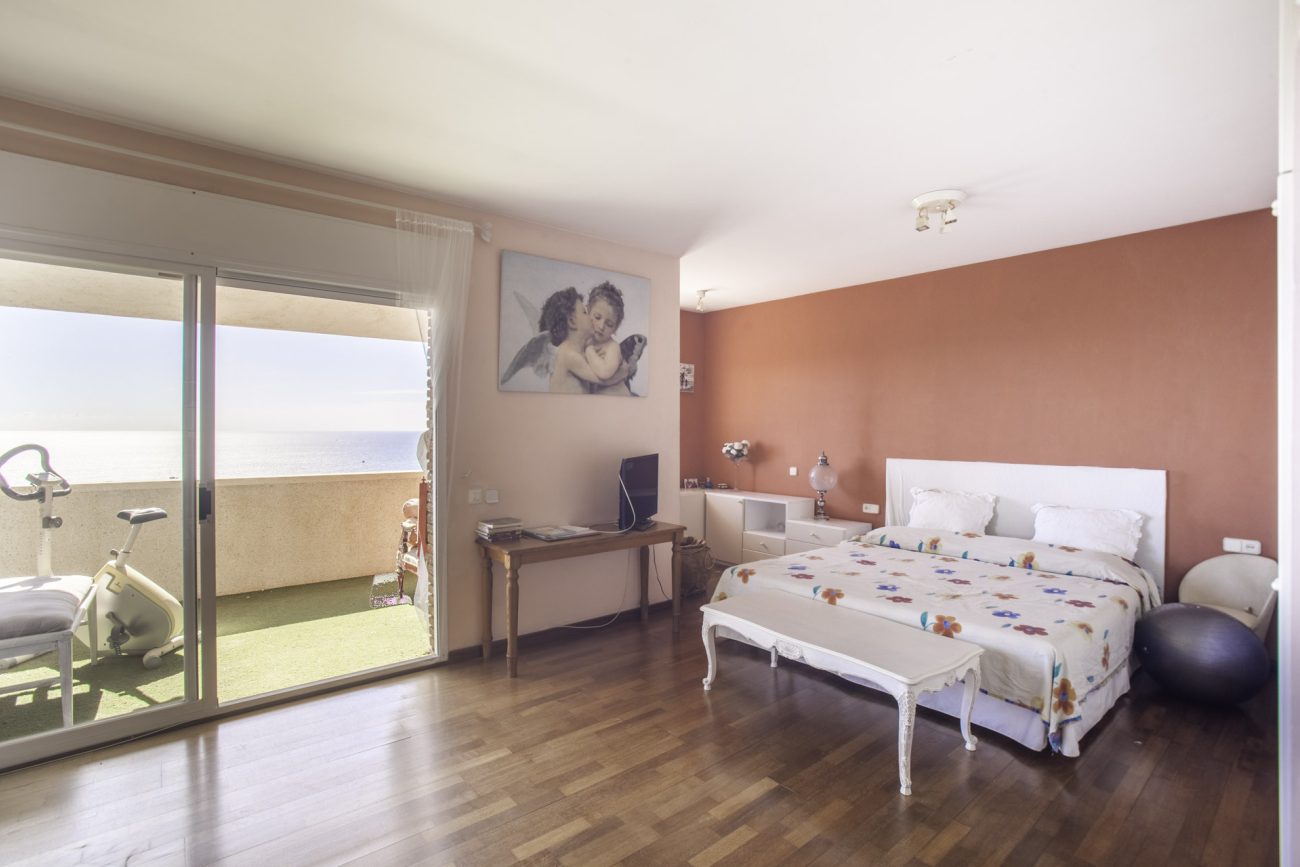 House in the best mountain area of Castelldefels