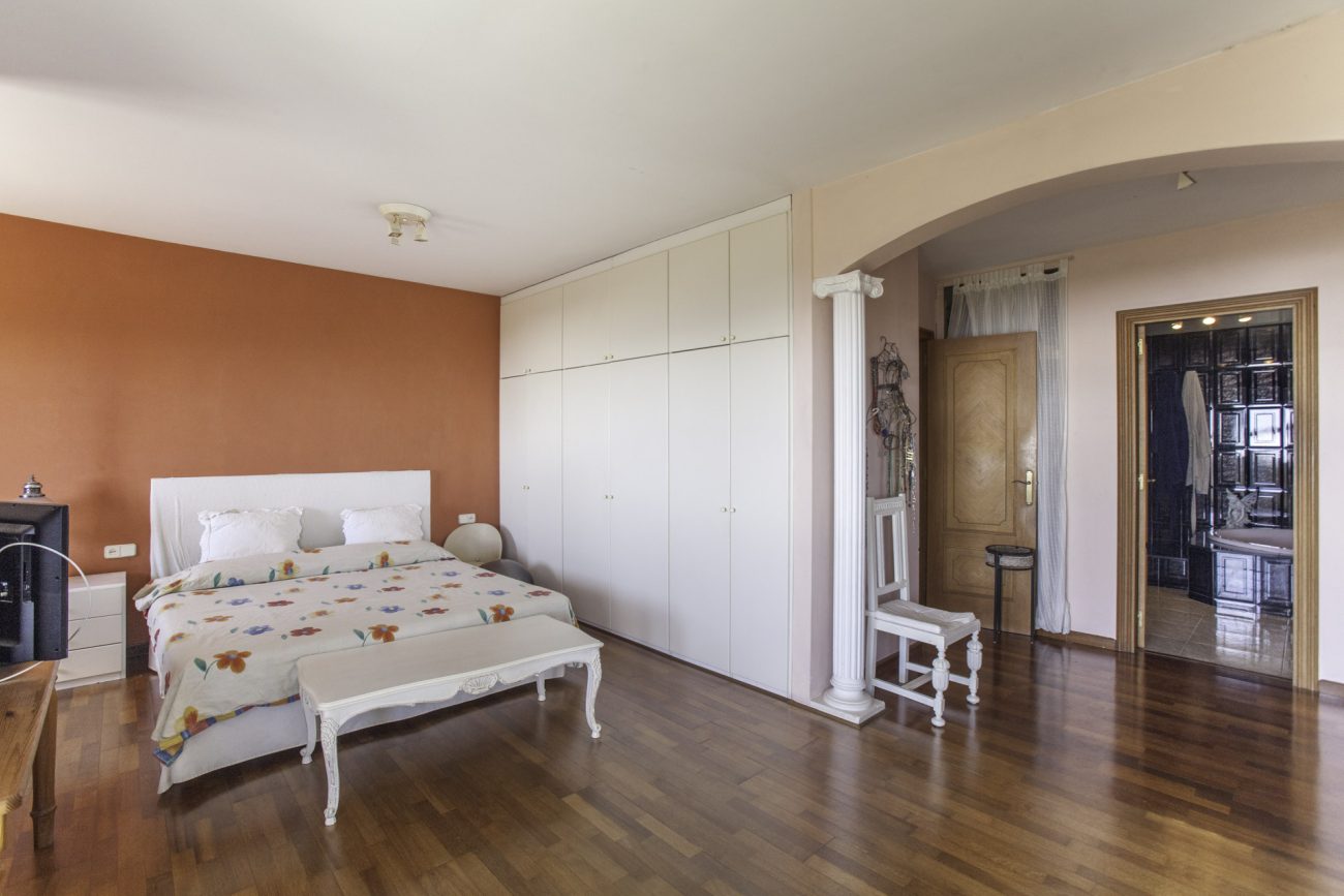 House in the best mountain area of Castelldefels