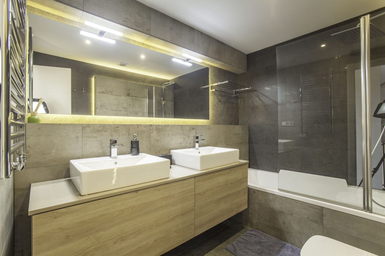 Newly refurbished townhouse at the first sea line