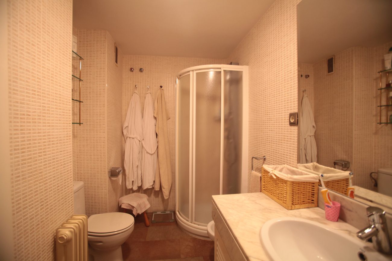 Large apartment in one of the main streets of Barcelona