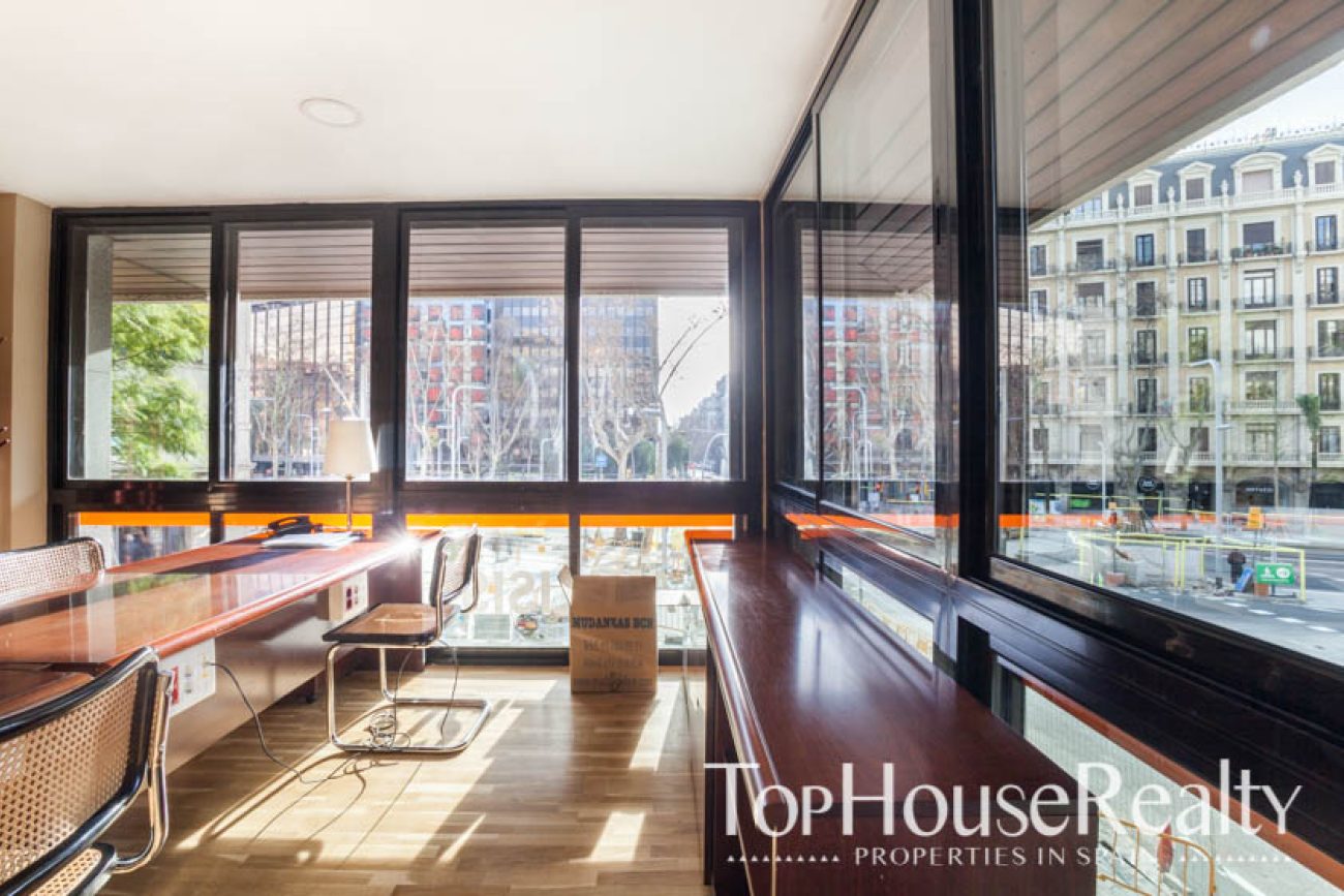 Commercial property for investment in an exclusive area of Barcelona