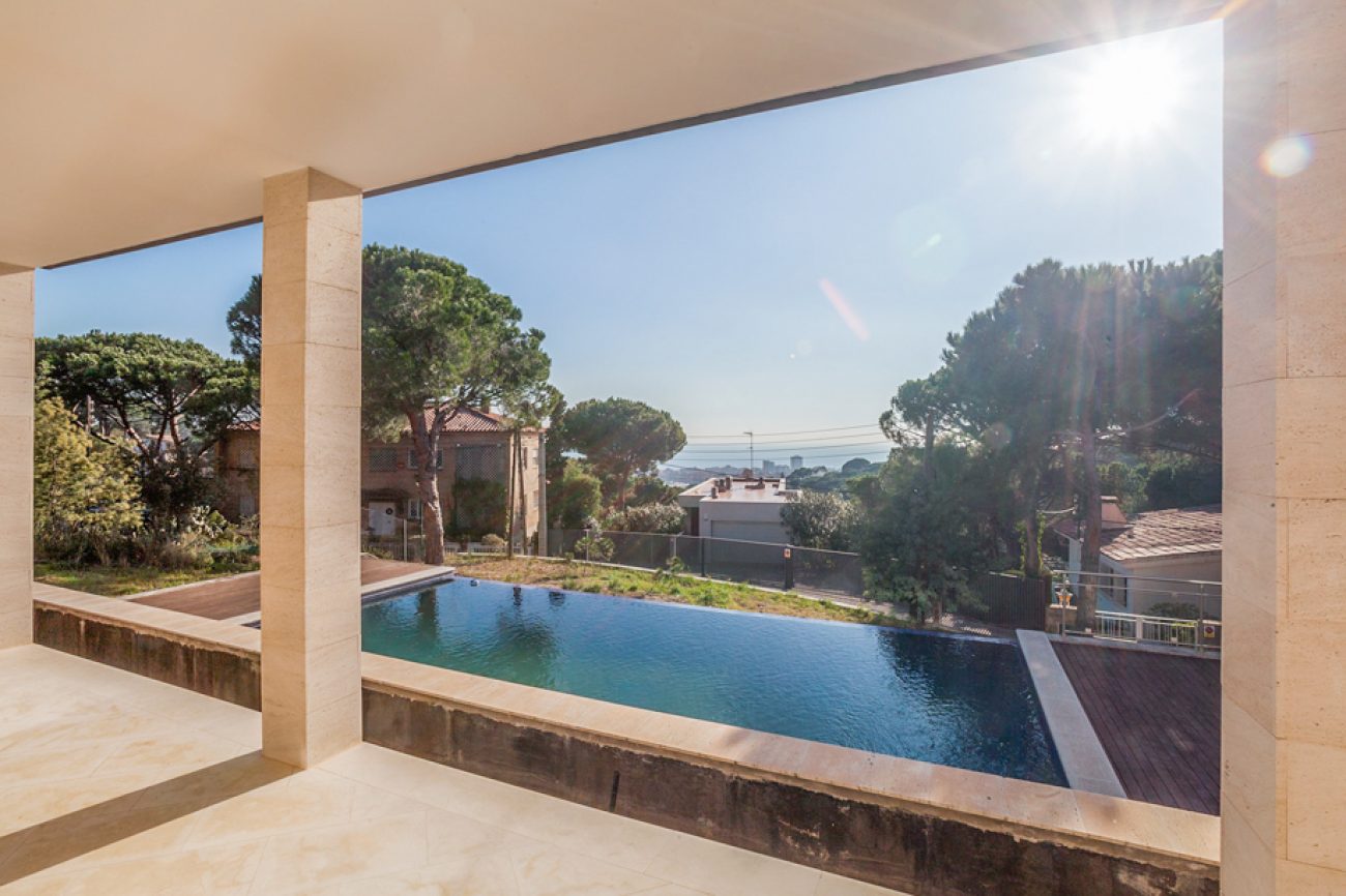 Newly constructed house with sea views