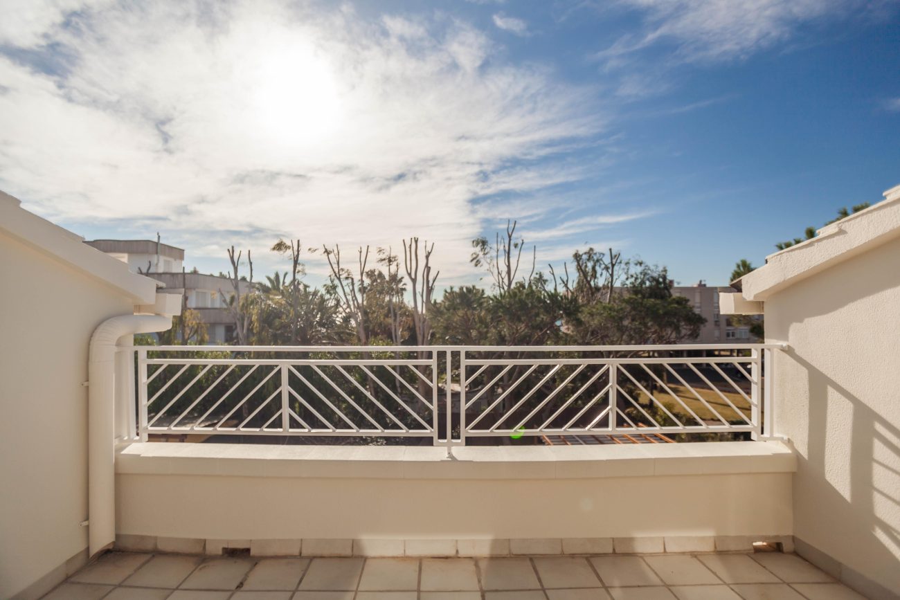 New spacious townhouse for sale in Gavà Mar