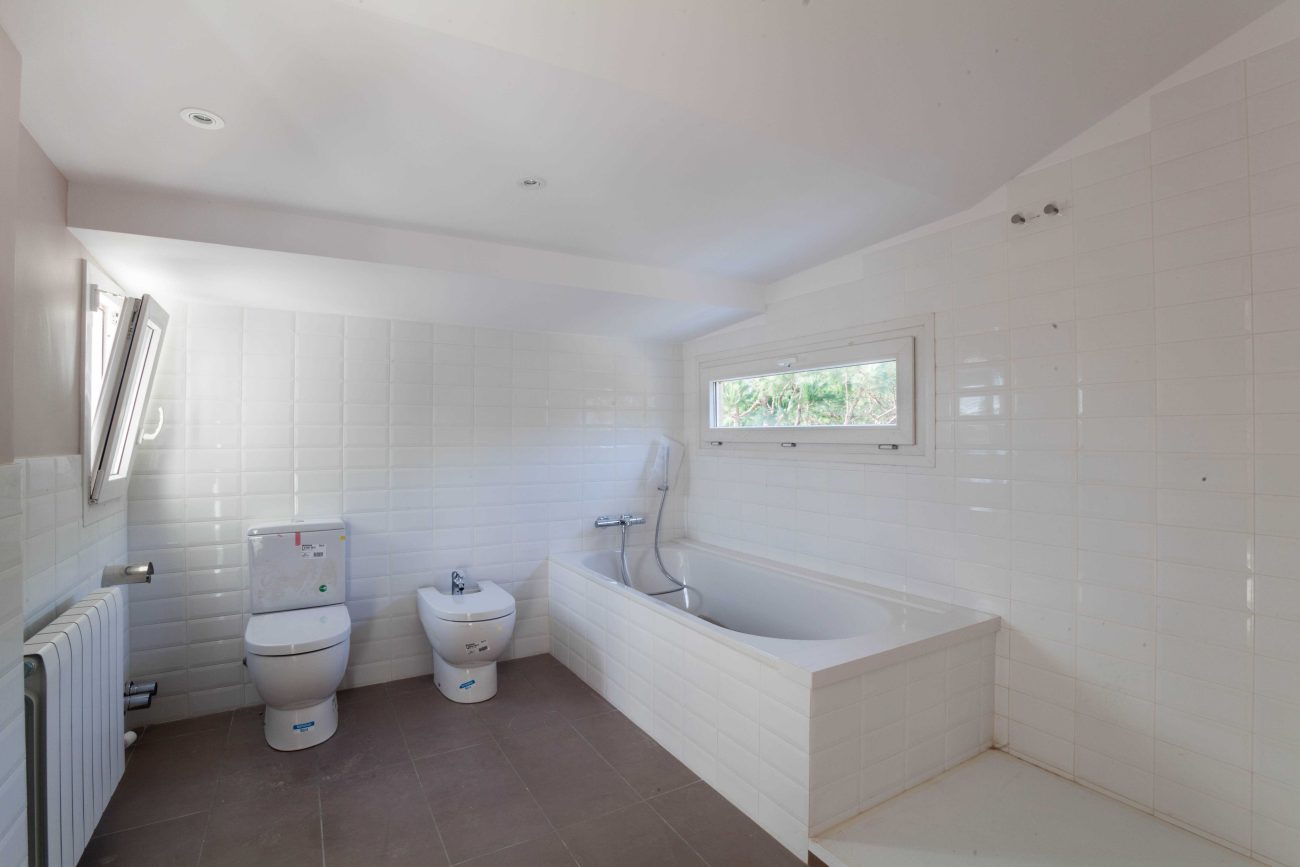 New spacious townhouse for sale in Gavà Mar