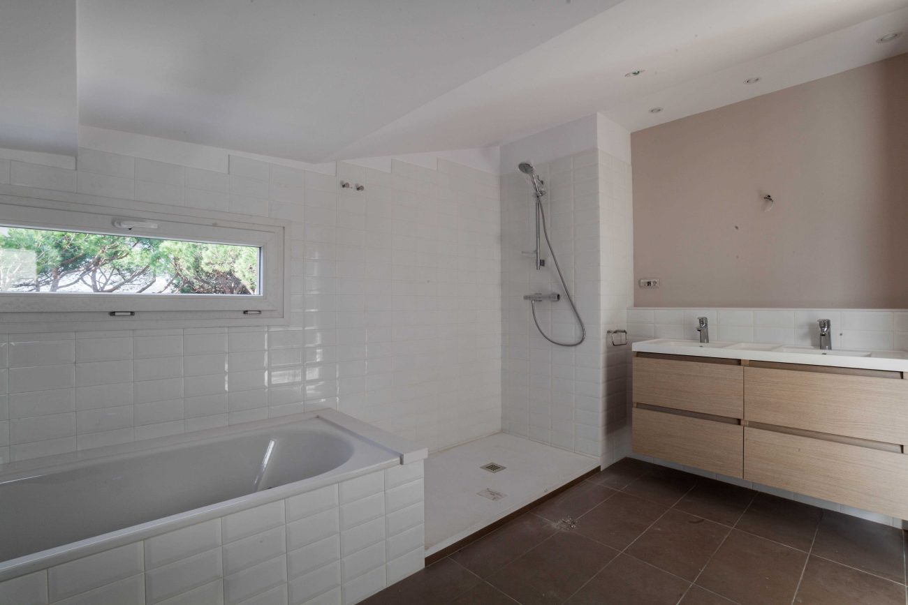 New spacious townhouse for sale in Gavà Mar