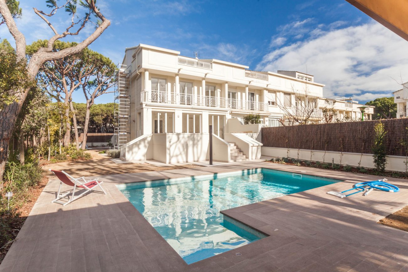 New spacious townhouse for sale in Gavà Mar