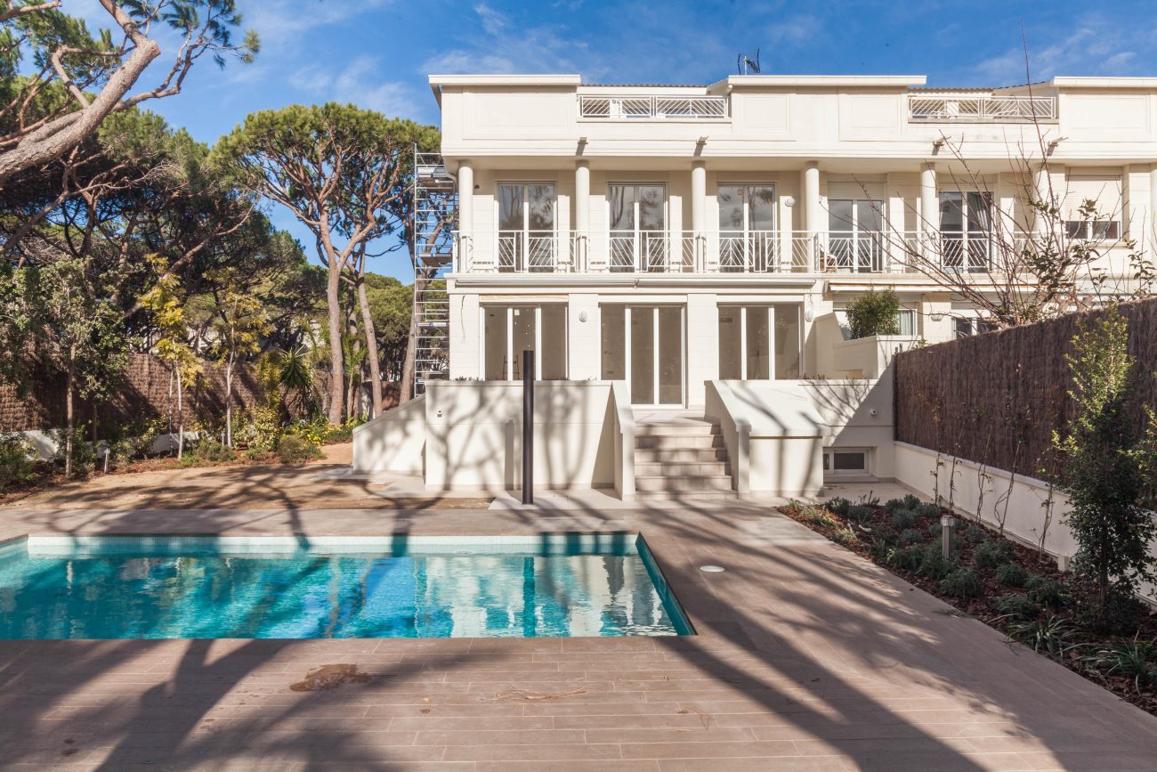 New spacious townhouse for sale in Gavà Mar