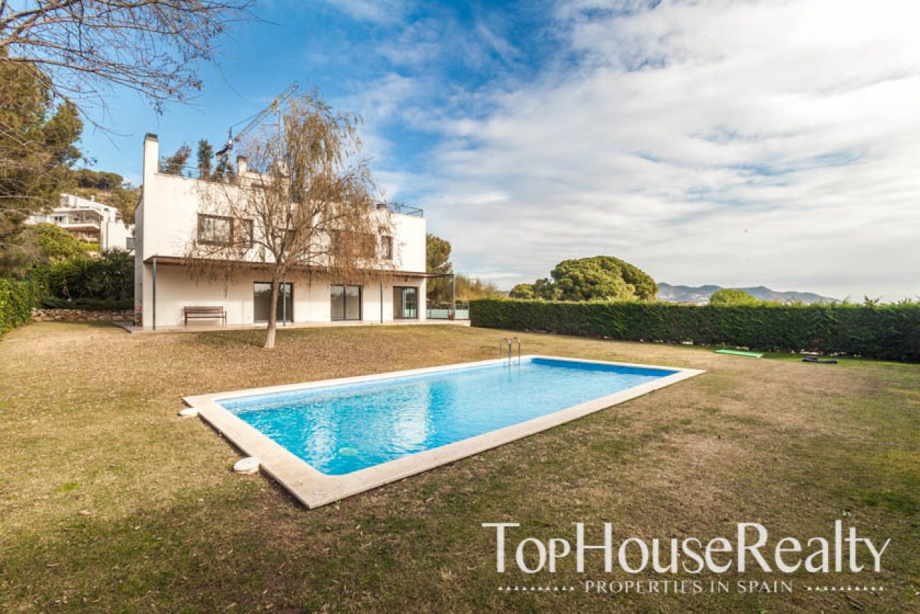 House with beautiful views in the exclusive area of Sitges