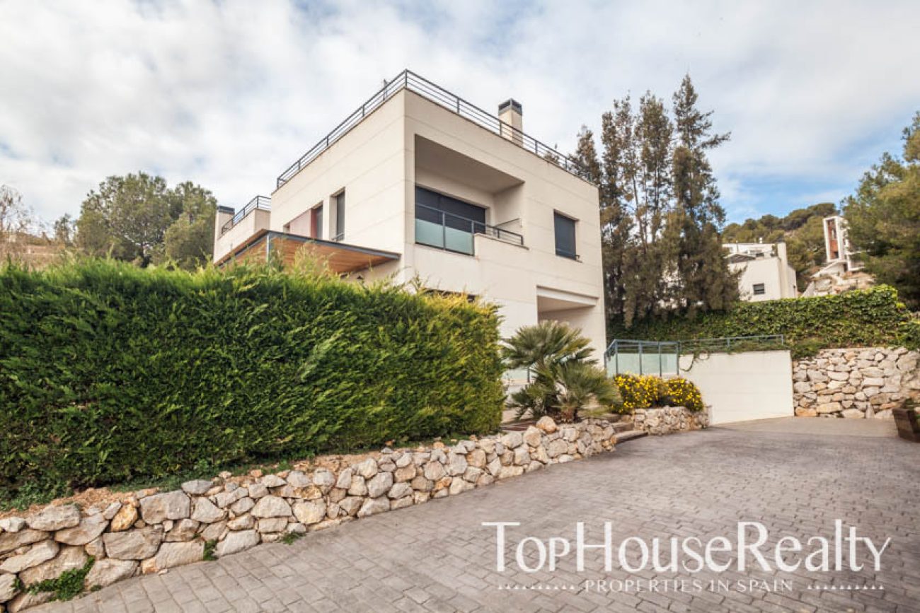 House with beautiful views in the exclusive area of Sitges