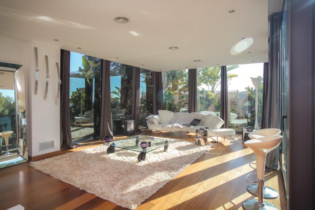 Luxury designer villa with stunning sea views
