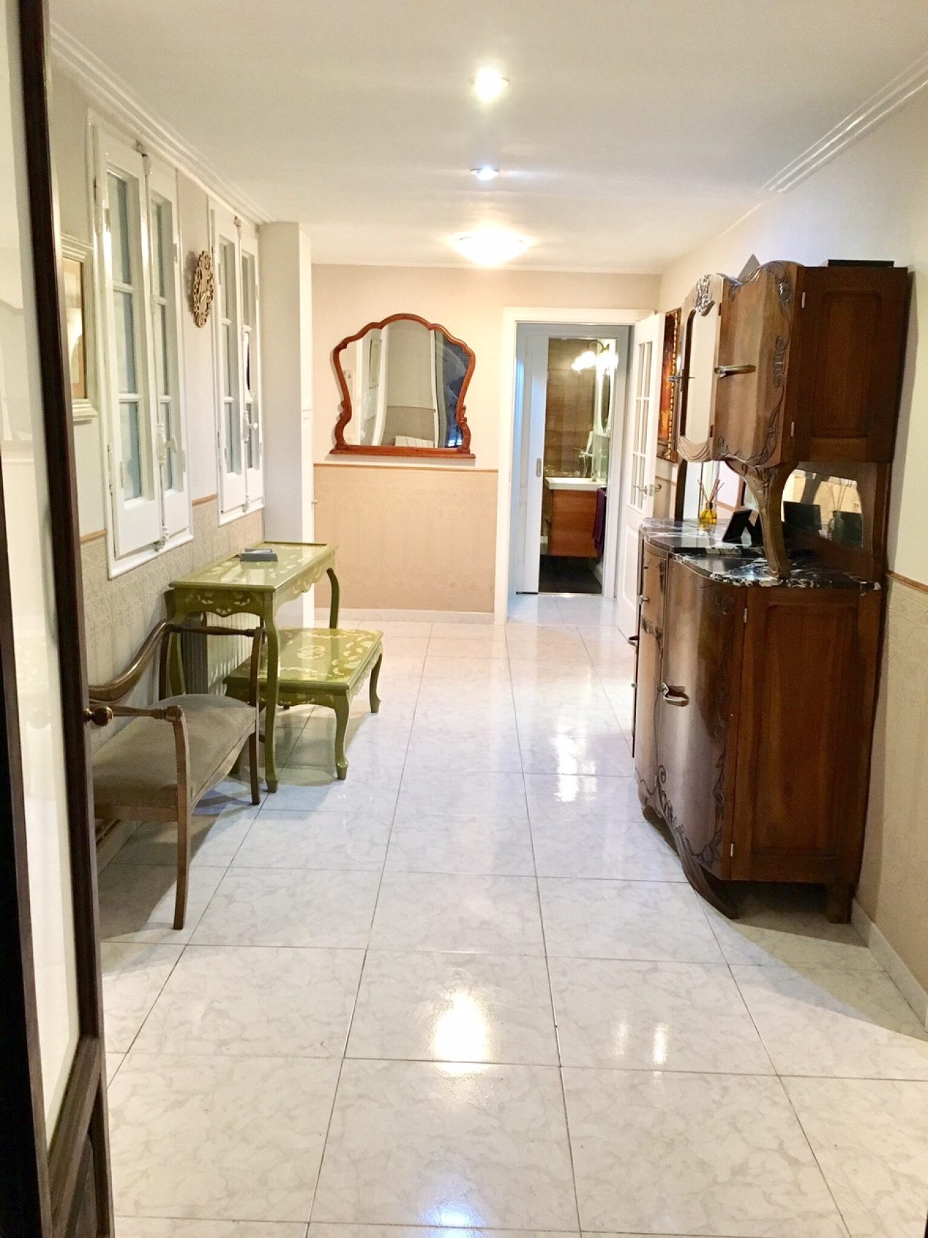 Big flat in the historic centre of Barcelona
