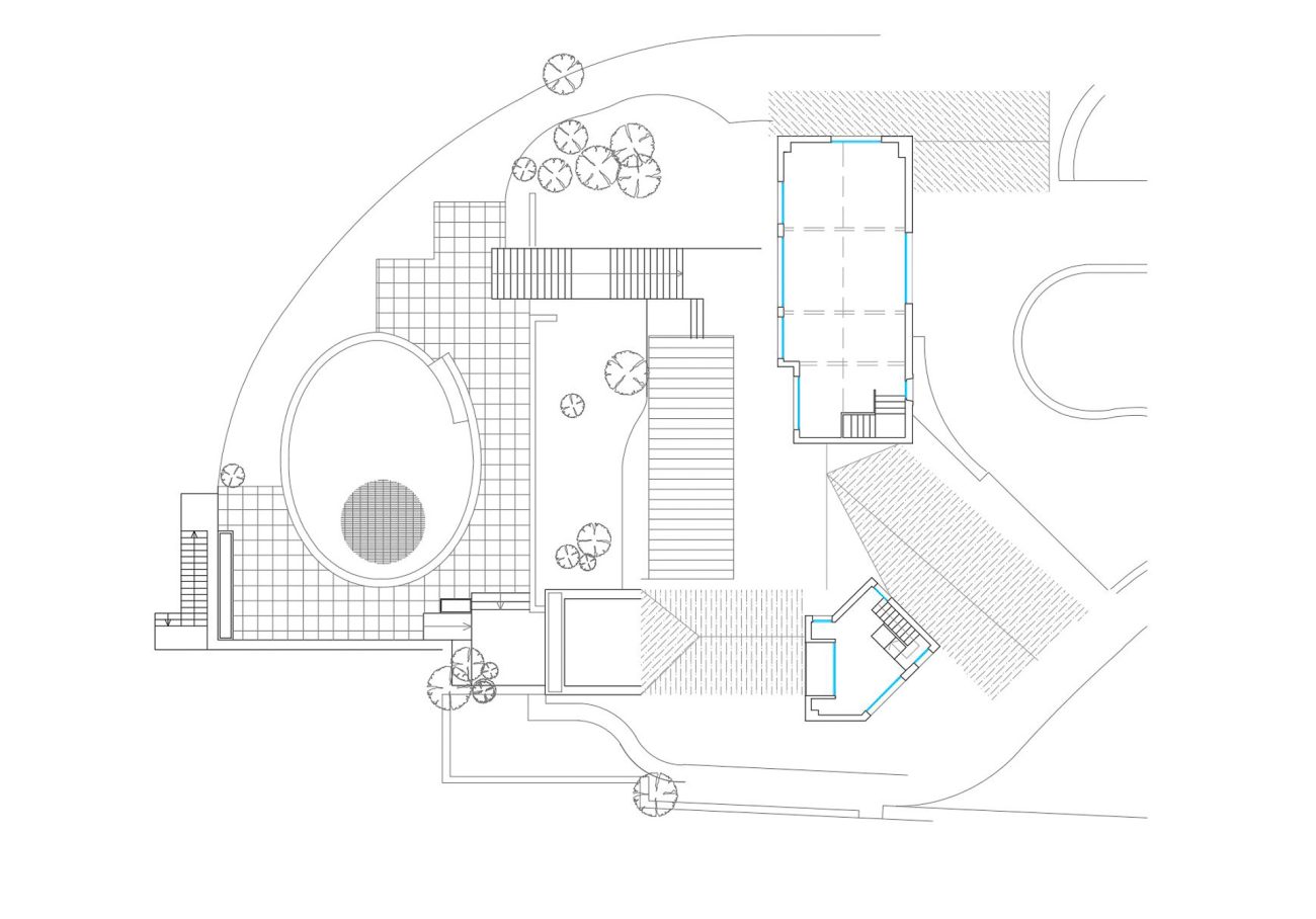Exceptional plot with private beach