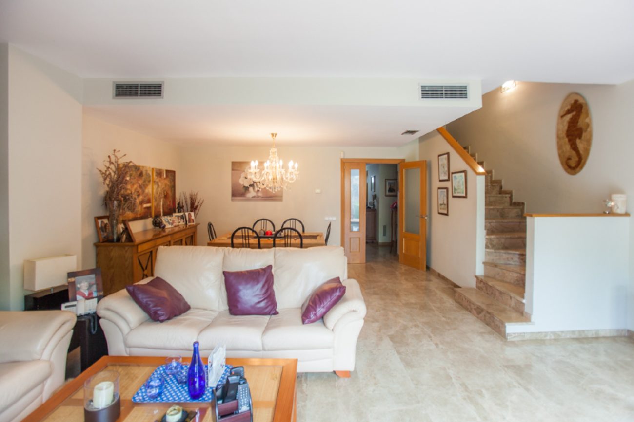 Exclusive townhouse close  the beach