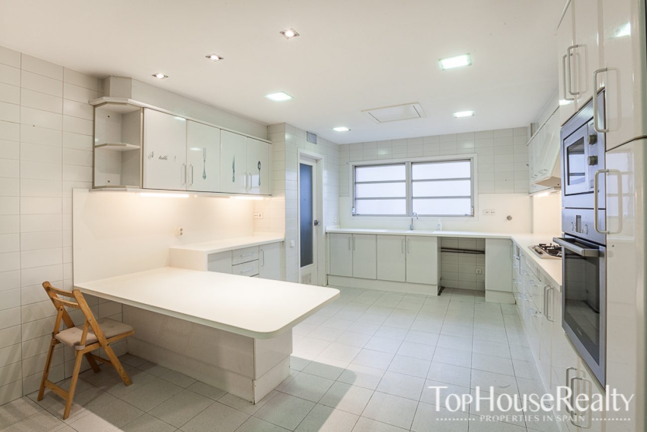 Exclusive apartment for rent in the prestigious area of Pedralbes