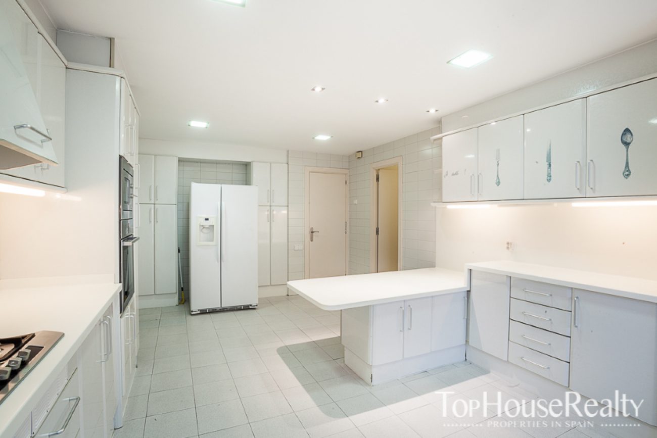 Exclusive apartment for rent in the prestigious area of Pedralbes