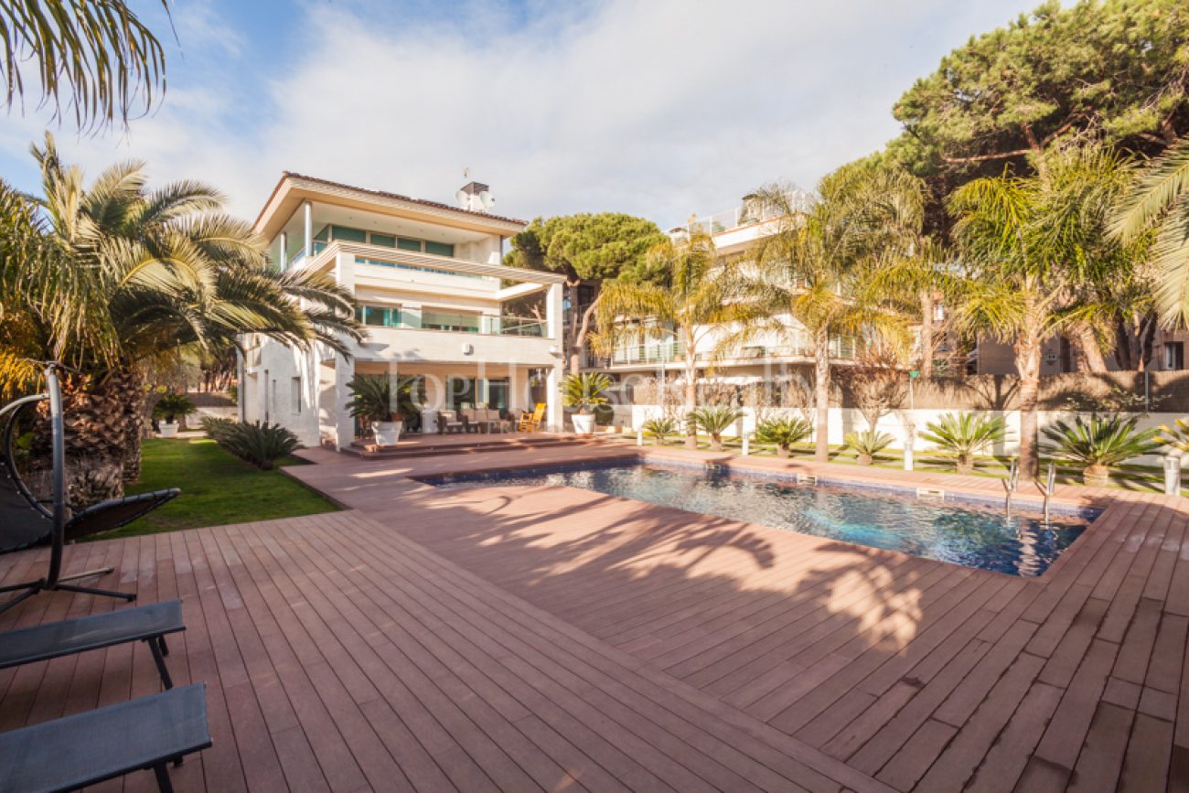 Exclusive luxurious villa in Castelldefels