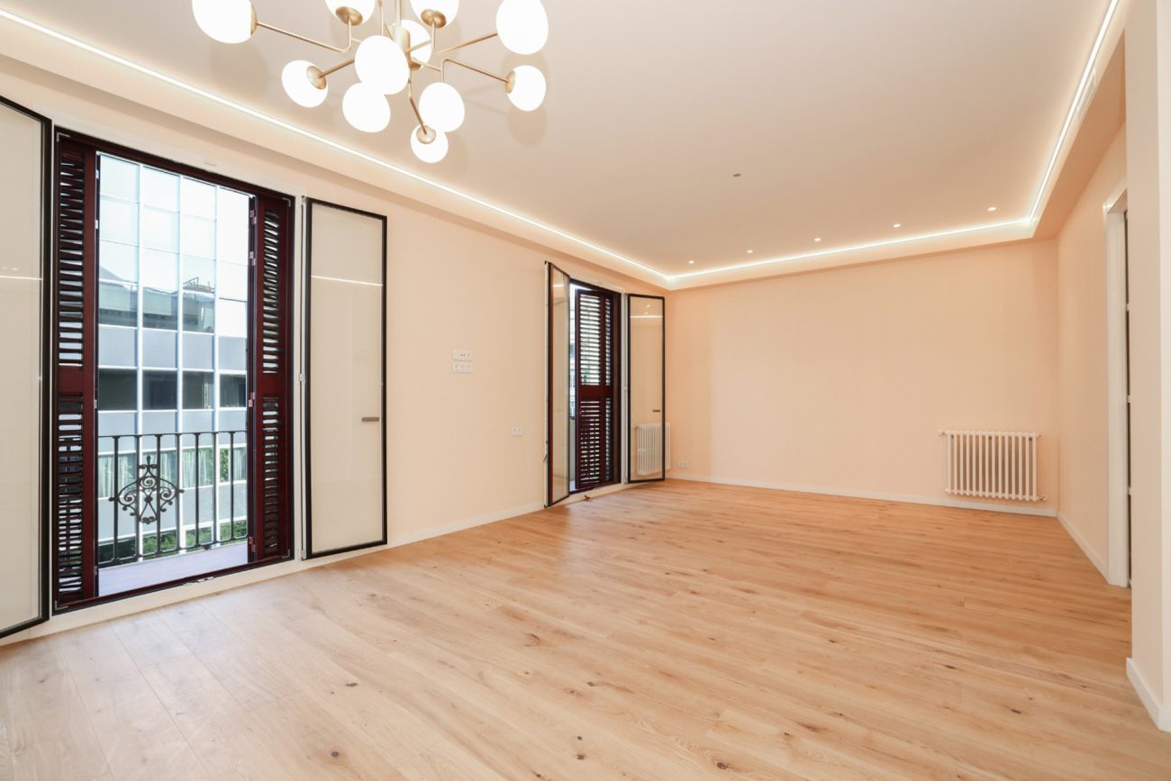 Impressive brand new newly renovated apartment next to Paseo de Gracia